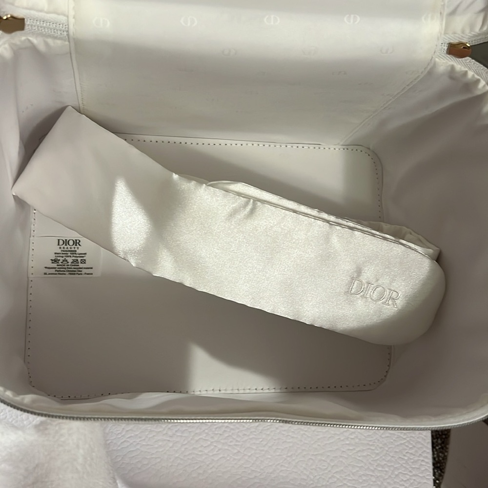DiorVanity Case—Headband-Towel- Full Size Hyalushot - Picture 10 of 16